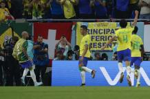 Brasil se mete a octavos de final con una volea de Casemiro