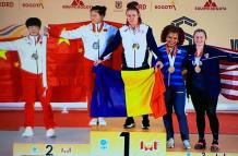 Angie Palacios consiguió oro y plata en los 71 kilogramos del Mundial Absoluto en Colombia