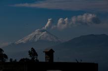 Son tres los volcanes en proceso eruptivo actualmente en el país.