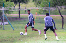 Caín Fara, tiene 28 años. Nació en Rosario, Argentina. Ha jugado en Rosario Central, Juventud Antoniana, Estudiantes, Sol de América (Paraguay), Tigre, Aucas y Emelec.