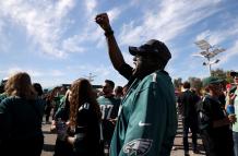 Los fans de Eagles y Chiefs 'calientan' la previa del Super Bowl