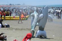 Laa playa se comeenzo a llenar de turistas en el primer dia de carnaval