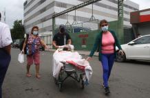 Pacientes vivieron momentos de terror en los exteriores del hospital del suburbio.