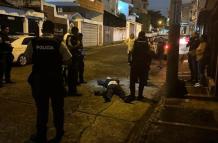 El presunto antisocial recibió un tiro en la espalda.