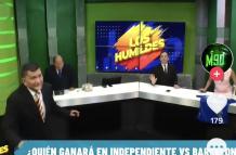 Momentos del temblor que se vivió en el programa Los Humildes de Marca 90. Al final se quedó solo el Ab. Roberto Bonafont.