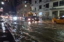 Se desbordó el río Guayas, cerca del Malecón 2000