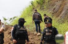 hombres asesinados en una loma en Guayaquil