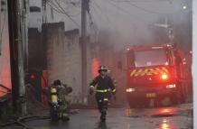 Se reportó un incendio en una bodega.