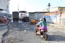 Calle dañada en Guayaquil