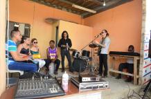 Horchata Latina, en pleno ensayo en el sector de La Ladrillera, al norte de Guayaquil. ‘Full’ cumbias y música tropical.