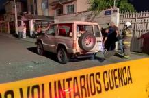 En este carro detonó una bomba, en Cuenca.