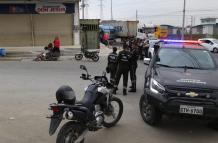 Balearon a una persona que iba en moto, en la vía a Daule.