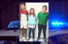 La fotografía de los tres detenidos fue publicada por la Policía Nacional en su cuenta de X.