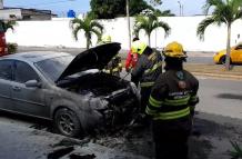 Hubo al menos cuatro carros quemados en Esmeraldas.