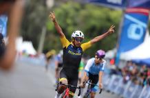 El ciclista suma el cuarto oro para Ecuador.