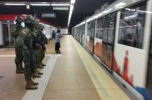 En el Metro de Quito hay presencia militar.