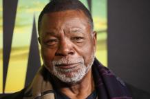 Fotografía de archivo fechada el 28 de febrero de 2023 que muestra al actor estadounidense Carl Weathers durante el estreno de la película 'The Mandalorian' en Los Ángeles, California (Estados Unidos). EFE/David Swanson