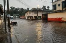 Se registran calles anegadas en varios sectores de Esmeraldas.