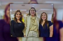 En una visita al Parlamento Andino: Mayra Salazar, Cristina Reyes y Fabiola Gallardo, expresidenta de la Corte del Guayas, una de las procesadas por el caso Purga.