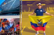 Fernando Gato Álvarez, y su bandera en el Allegiant Stadium de Las Vegas