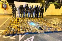 La Policía presentó a los detenidos y lo incautado.