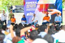 Daniel Noboa estuve presente en la entrega de becas en Esmeraldas.