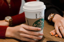 Starbucks, empresa reconocida en el mundo del café.