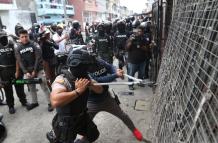 Policía irrumpieron en una vivienda del suburbio de Guayaquil.