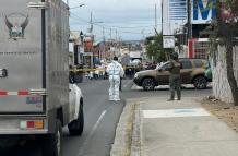 En el vidrio del conductor del automóvil se pudo observar 9 orificios provocados por los tiros.