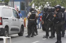 Dos personas murieron dentro de un vehículo en el centro de Guayaquil.