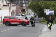 El conductor de una moto logró evitar un accidente