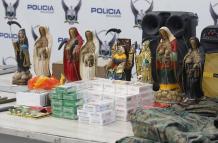 Descubren altar con 8 imágenes de la santa muerte en Socio Vivienda