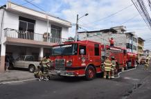 Los bomberos llegaron de inmediato para socorrer la emergencia.