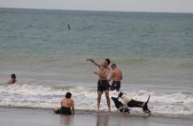 bañistas en playas de Esmeraldas