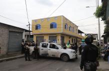 Tres personas resultaron baleadas en un Durán.