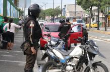 Agentes policiales ejecutaron un operativo en el sitio este miércoles.