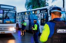 La ATM hizo operativos a buses en Guayaquil.