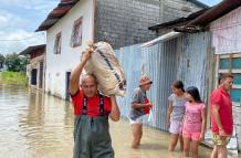 Personas han tenido que abandonar sus hogares y dormir donde sus familiares.