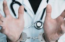 medico preso abuso