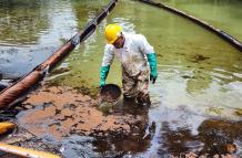 Derrame de petroleo en Esmeraldas.