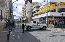Los alrededores fueron cercados y con presencia policial así como agentes civiles de tránsito.
