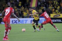 LigaPro 2025, campeonato nacional, Liga de Quito, Barcelona, Independiente del Valle, Emelec, Vinotinto, tabla de posiciones, goles, polémicas
