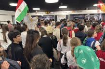 Metro abarrotado por jóvenes que participaron en el Jubileo de los Adolescentes.