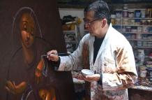 “Ya quedó así: Ecuador es gris”, dice el pintor Jorge Perugachi