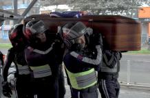 agente muerto en deslizamiento de tierra