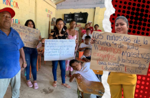 Escuela sin maestros en Quinindé