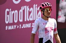 Richard Carapaz, EF Education-EasyPost, ciclismo, Giro de Italia, Isaac del Toro, podio, etapa 20