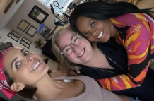 María Teresa Guerrero comparte sus momentos con amigas en Houston.