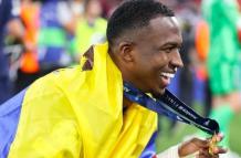 willian pacho pedalla champions