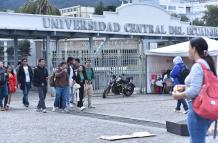 Las universidades no pueden cubrir la alta demanda de cupos de los estudiantes.